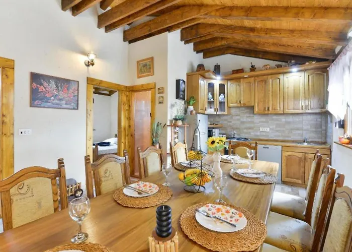 House Imun - Three Bedroom House With Pool بيت للعطل Stankovci (Zadar)