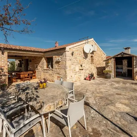 House Imun - Three Bedroom House With Pool Stankovci (Zadar)