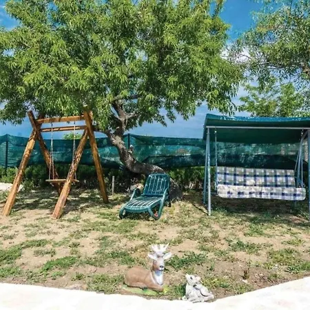 House Imun - Three Bedroom House With Pool *