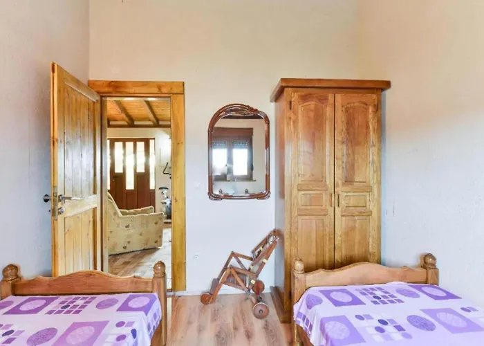 House Imun - Three Bedroom House With Pool