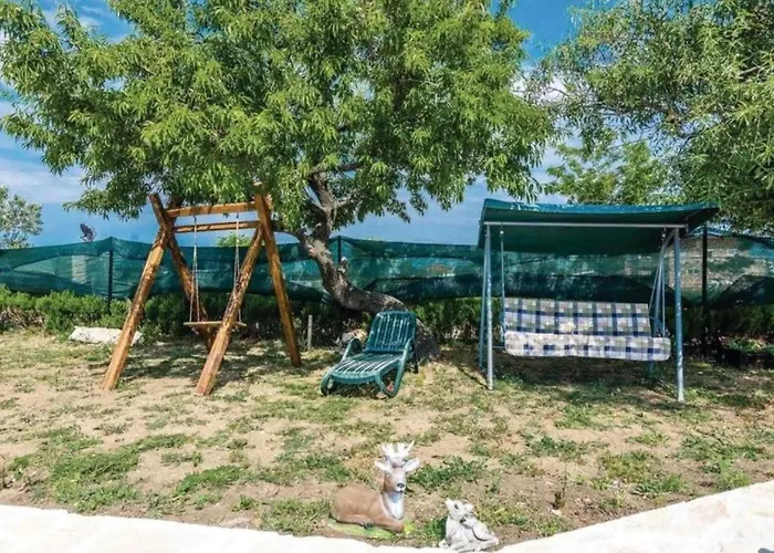 House Imun - Three Bedroom House With Pool *